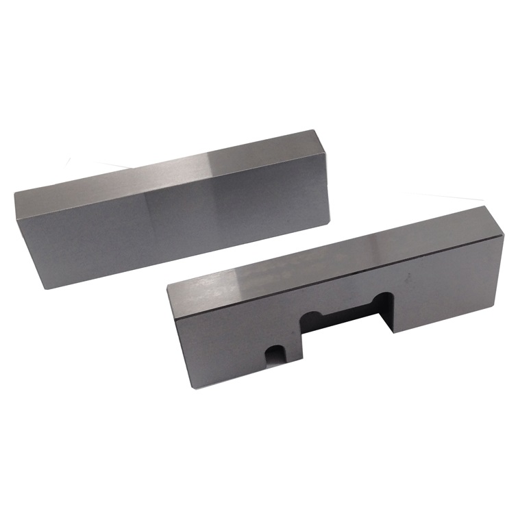 Picture of Chick 5Bfhj-150 2Pc Bolt Fast Plain Hard Jaw Set