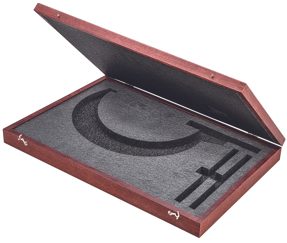 Picture of Starrett 933 Wood Case Only, For 10" Mics
